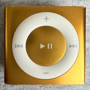 Apple iPod Shuffle A1373 4th Gen 2GB Digital Music Player & Charger